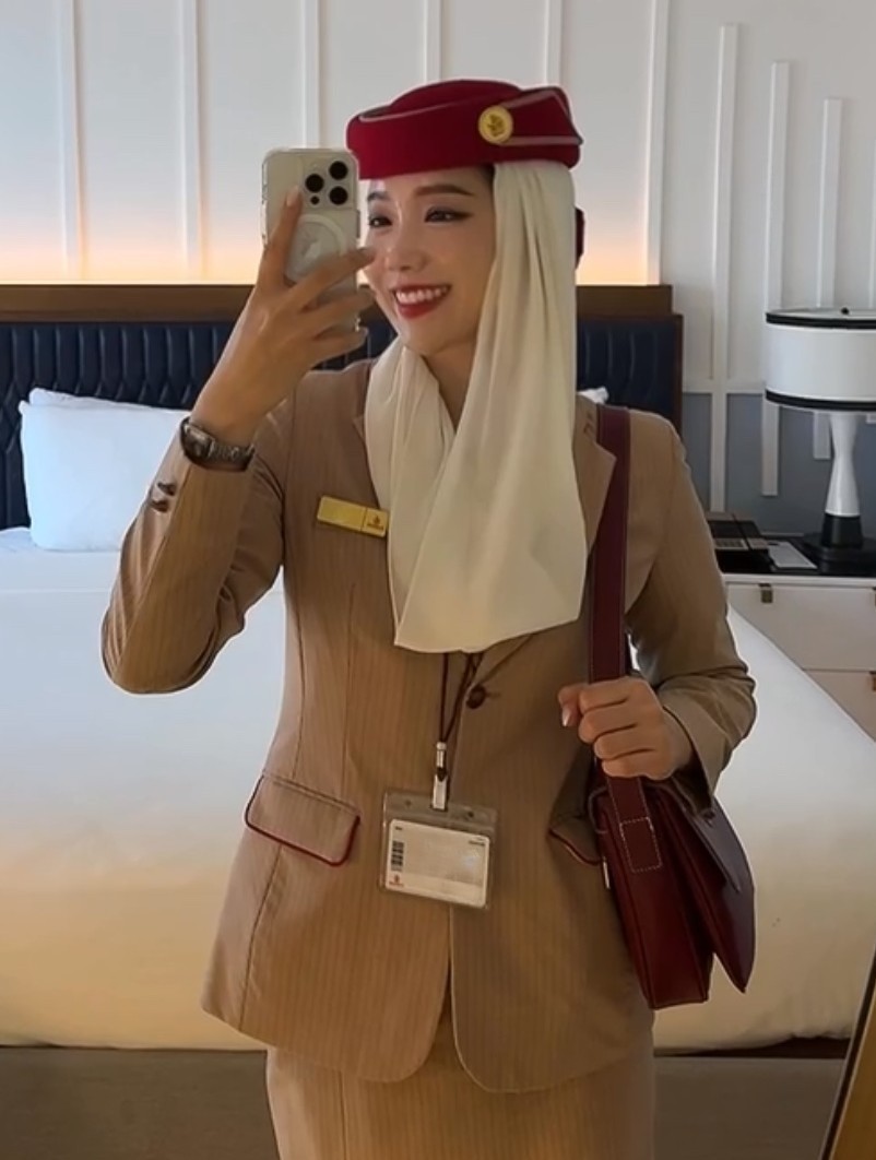 에미레이트 현직 승무원